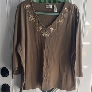 Classic Elements Woman Army Green  Embroidered Long Sleeve Top SIZE: 24-26W